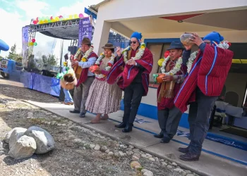 Autoridades gubernamentales entregan 200 obras en una jornada