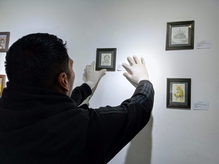 Parte de las obras en miniatura, del concurso ‘Jisk’a Arte’. Foto: Gamea