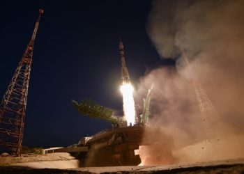 Nave rusa se acopla a la ISS para reemplazar cápsula dañada. AFP.