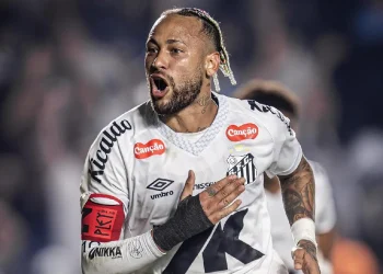 Neymar marca y da el triunfo al Santos sobre Flamengo