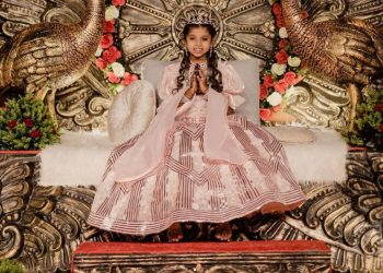 Devanshi Sanghvi, la niña india que ingresó esta semana en una estricta orden religiosa. Foto: AFP