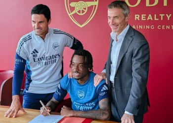 Madueke deja el Chelsea y ficha por el Arsenal