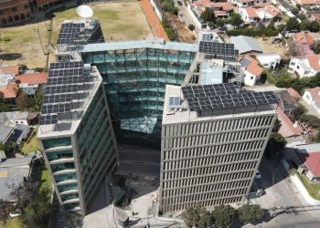 Ecofuturo apuesta por la energía limpia con la instalación de paneles solares