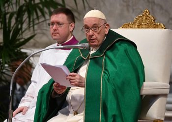 A través de una carta, el Papa quiso aclarar que la homosexualidad no es un delito. Foto: AFP