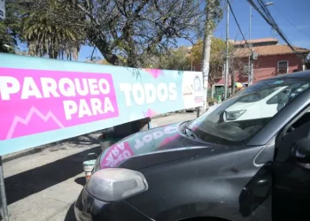 En nueve días del parqueo tarifado hubo 12.000 transacciones. FOTO: GAMLP