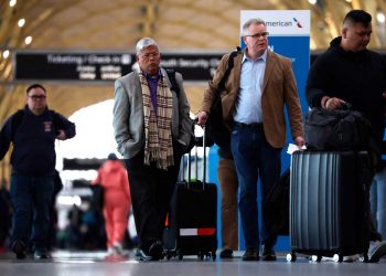 pasajeros_aeropuerto.jpg