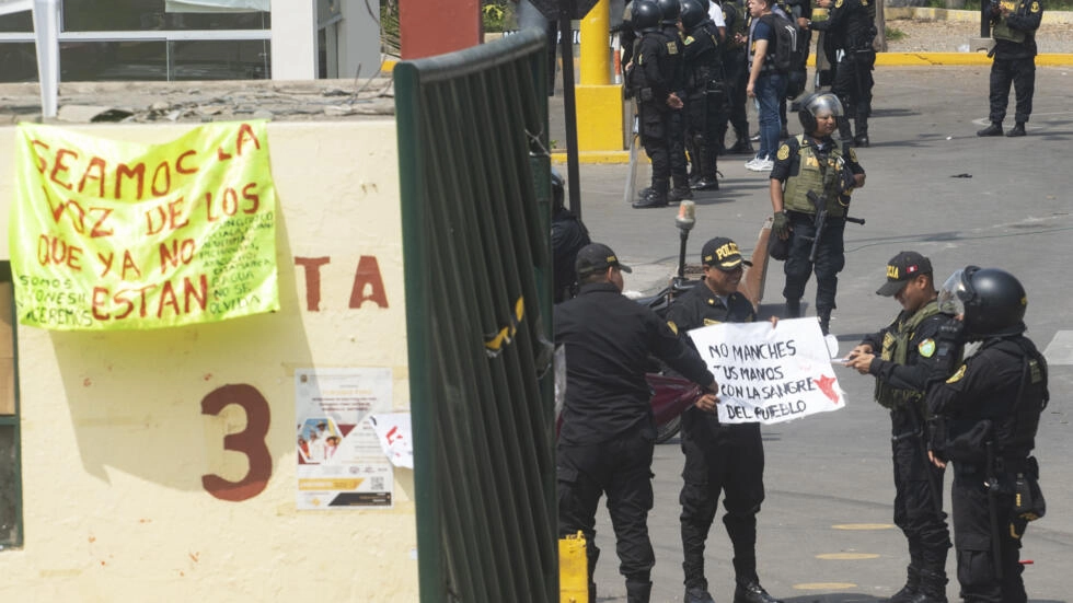 Ministro de Perú advierte que protestas contra la presidenta continuarán