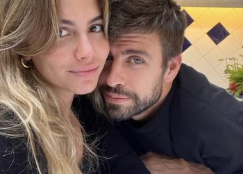 La fotografía que subió Gerard Piqué junto a su novia Clara Chía en Instagram. Foto: Instagram.