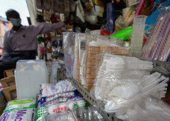 La fabricación y venta de productos plásticos de un solo uso estarán prohibidas a partir de junio. Foto: AFP