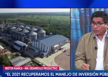El ministro de Desarrollo Productivo, Néstor Huanca, esta mañana, en el canal estatal. Captura: Bolivia TV.
