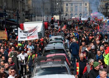 protestas_en_francia_por_reforma_de_pensiones.jpg