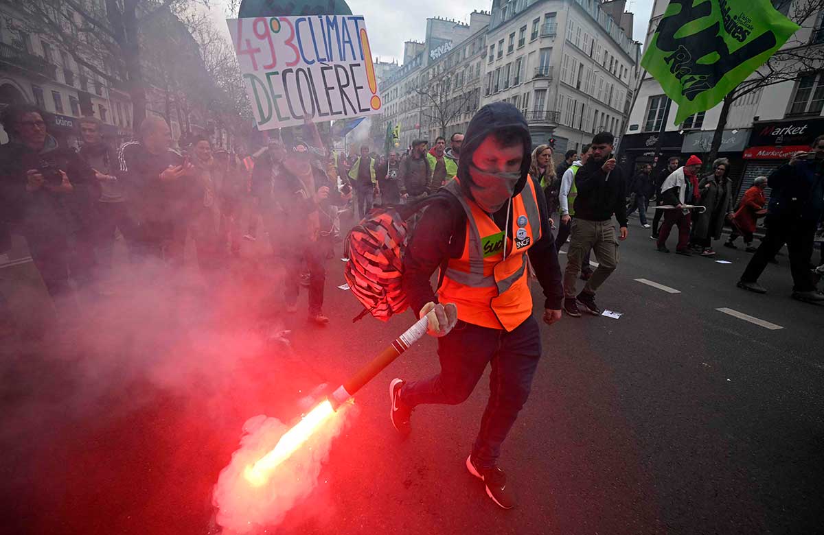 protestas_en_paris.jpg