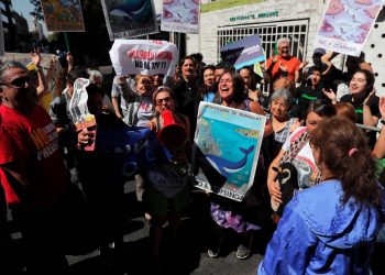Una manifestación en contra del proyecto Dominga en Chile. Foto: AFP