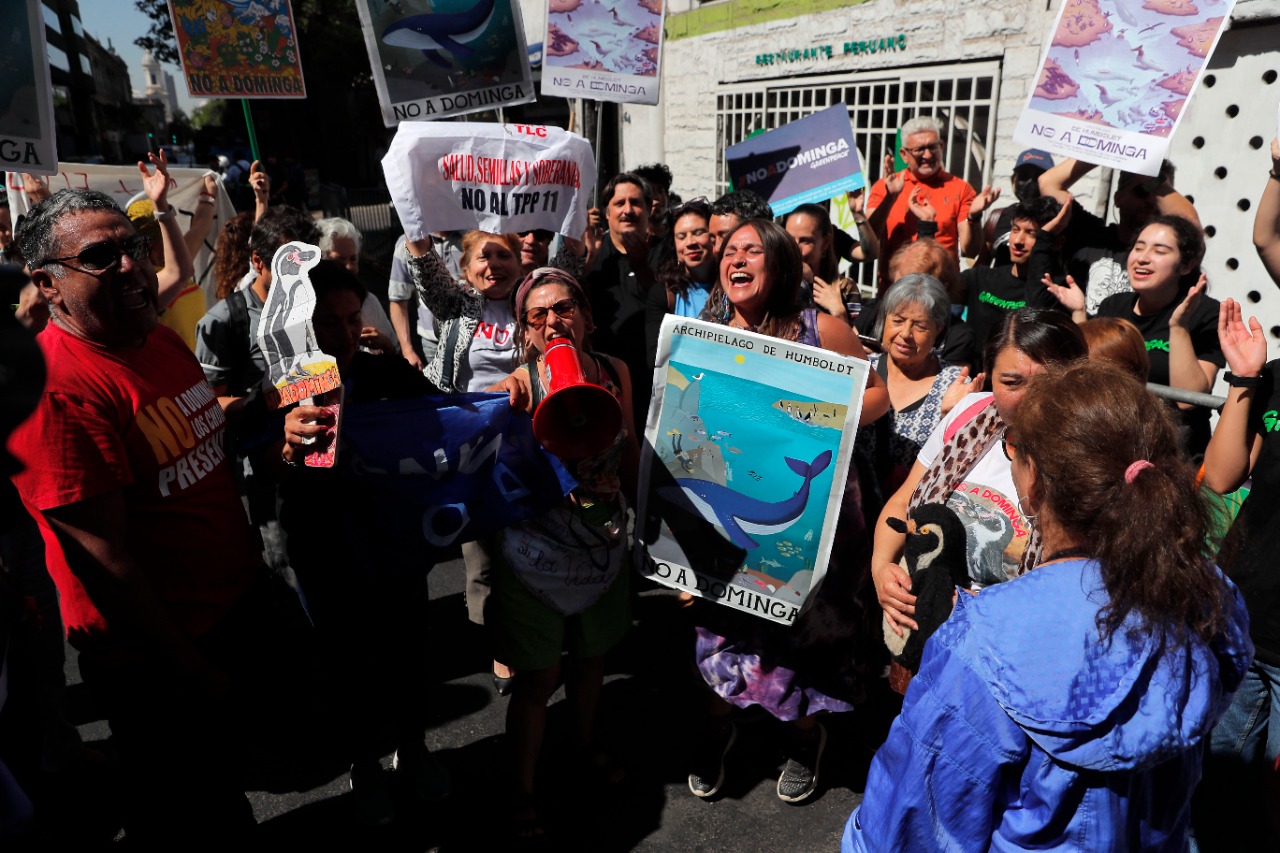 Una manifestación en contra del proyecto Dominga en Chile. Foto: AFP
