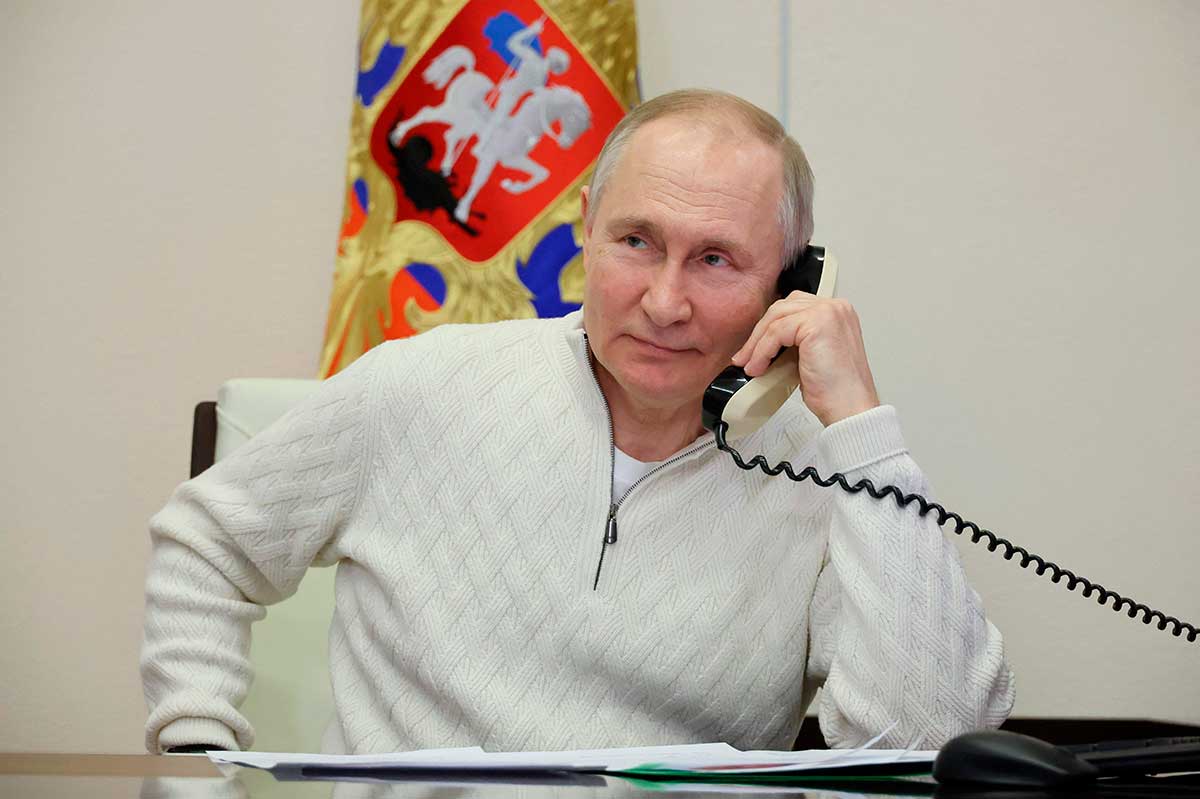 putin_en_conversacion_telefonica.jpg