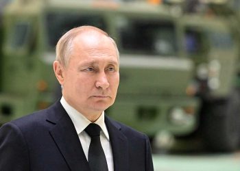 putin_en_plant_de_misiles.jpg