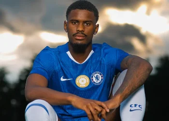 El Chelsea ficha al central Hato procedente del Ajax
