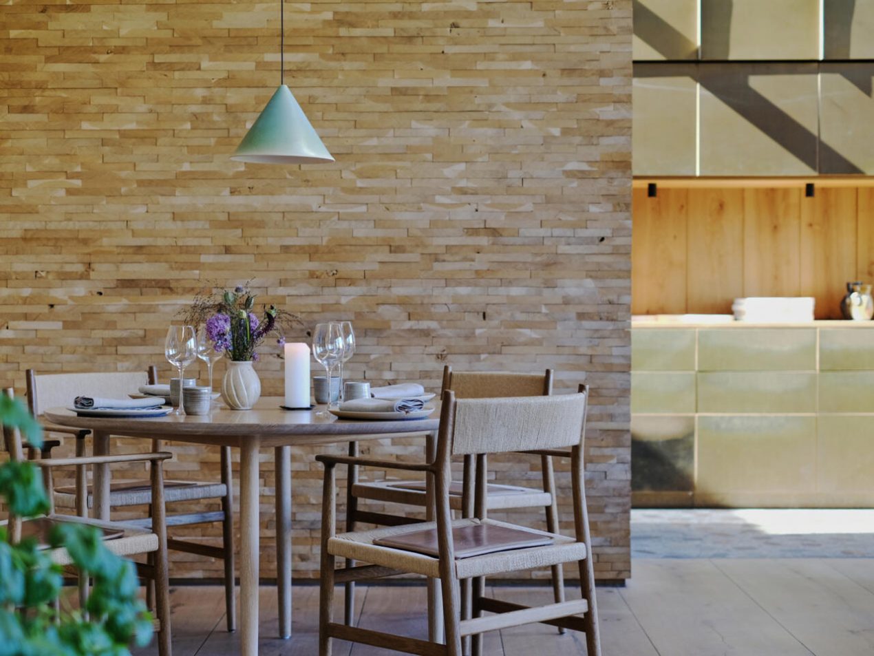 Una mesa del restaurante Noma, el 31 de mayo de 2021 en Copenhague. Foto: AFP.