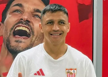 El Sevilla se refuerza con el veterano goleador chileno Alexis Sánchez