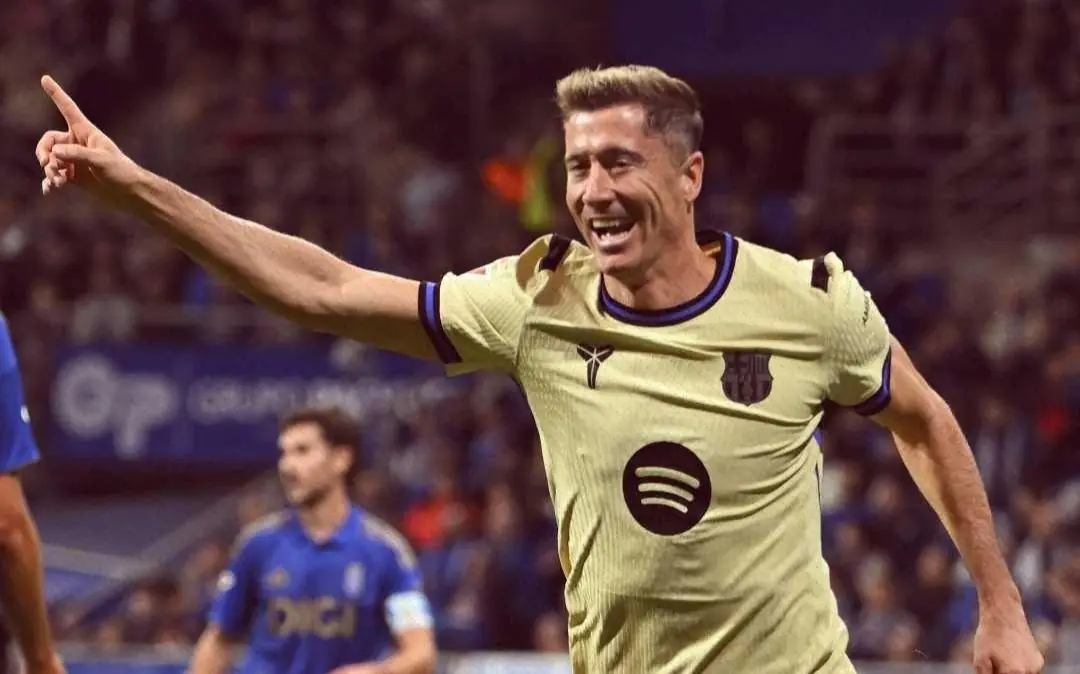 El Barça remonta 3-1 en Oviedo para seguir la estela del Real Madrid