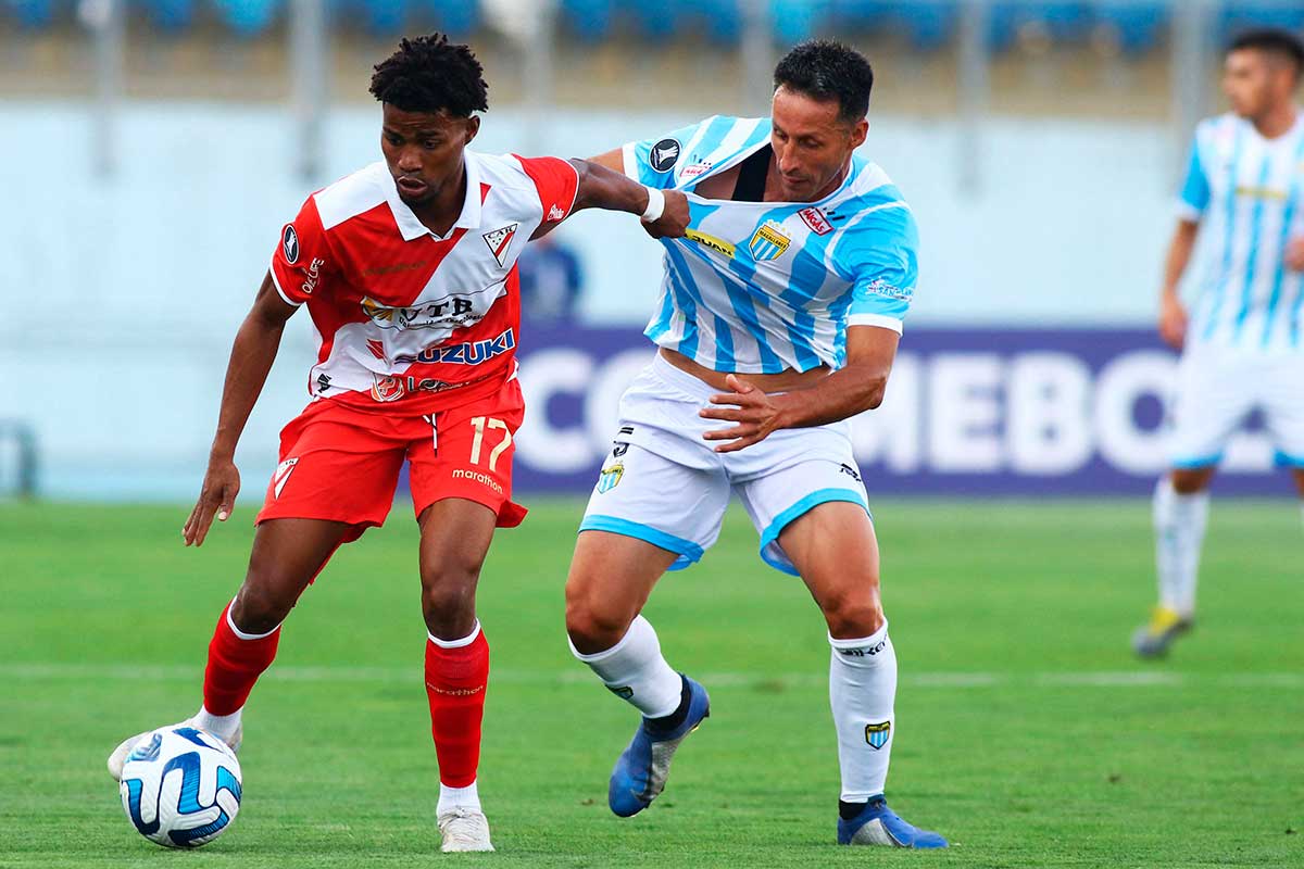 romero_de_always_en_el_partido_contra_magallanes.jpg