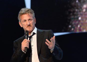 Sean Penn presentó Superpower, su documental sobre Ucrania. Foto: AFP