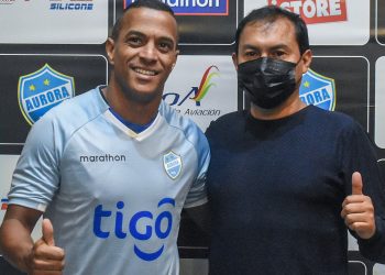 ¿Cómo se da la llegada de Serginho al club Aurora?