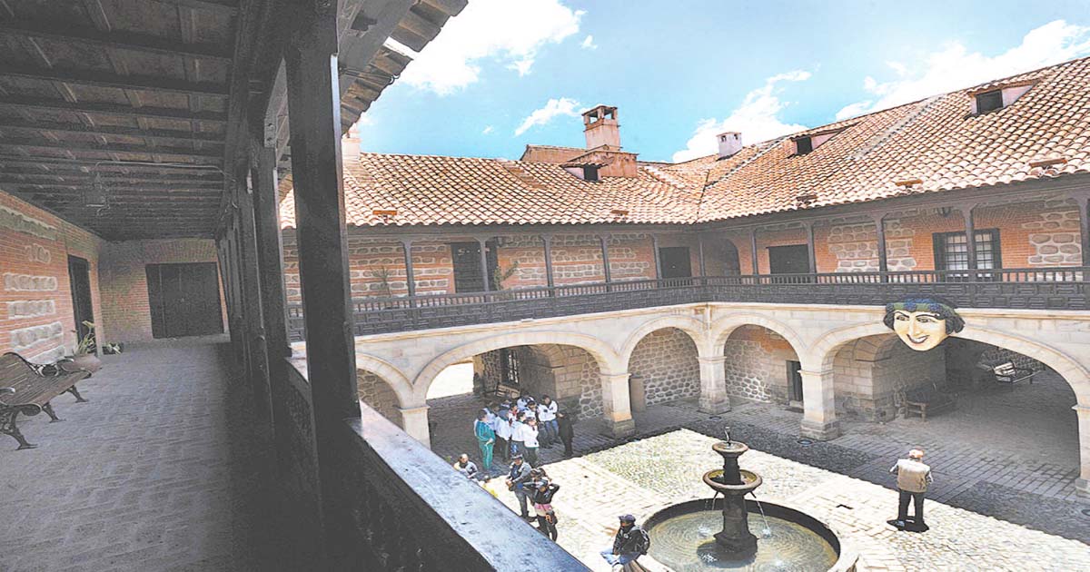 EMBLEMA. Vista general del patio de la Casa Nacional de Moneda.