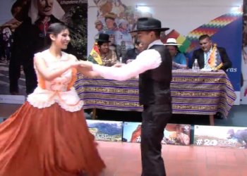 Presentación del Carnaval de Sucre en el Ministerio de Culturas. Foto: Ministerio de Culturas.