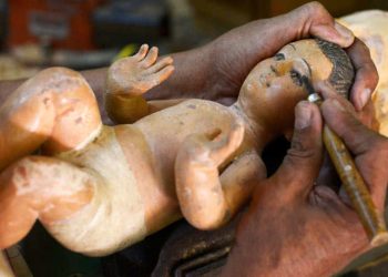 Una imagen de uno de los dos Niños Jesús salvadoreños, tallados en madera. Foto: elsalvador.com.
