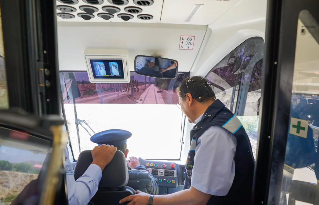 Arce inaugura Línea Amarilla del Tren Metropolitano en Cochabamba
