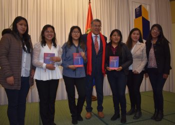En 2022, hubo más mujeres que varones tituladas por excelencia en la UMSA. Foto: UMSA
