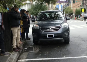 Existe rechazo por el plan de parqueos tarifados. FOTO: GAMLP