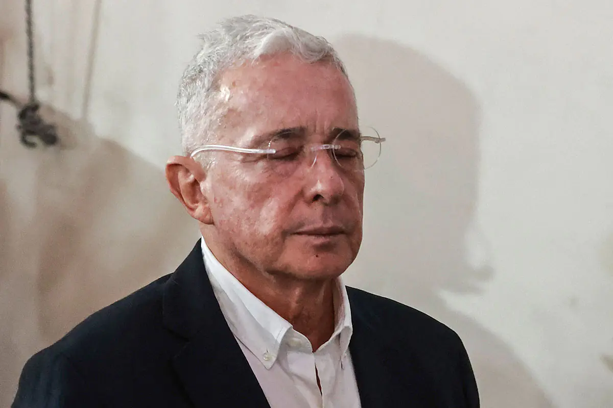 uribe.jpg