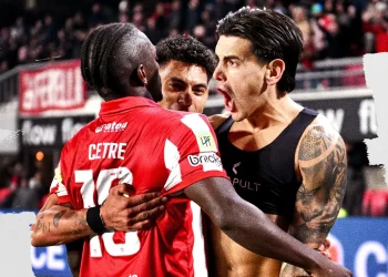 Cetré marca un golazo para Estudiantes en torneo argentino
