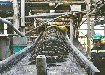 Proceso de extracción del mineral en Colquiri.