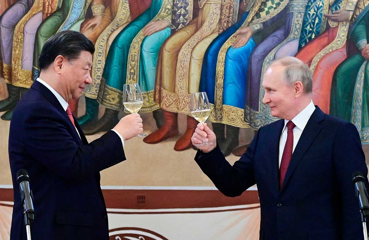 xi_jinping_putin_en_el_brindis.jpg