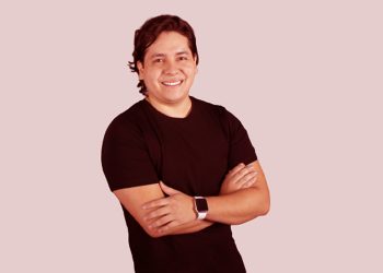 Ariel Revollo: La falta de infraestructura dificulta la electromovilidad en Bolivia