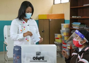 Jurados electorales peruanos inician revisión de votos impugnados