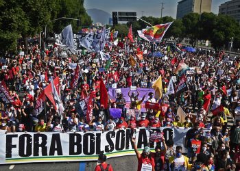 Miles de brasileños vuelven a protestar contra Bolsonaro