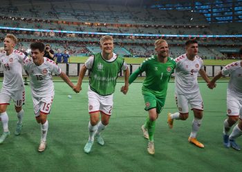 Dinamarca sigue en su cuento de hadas y alcanza semifinales de Eurocopa