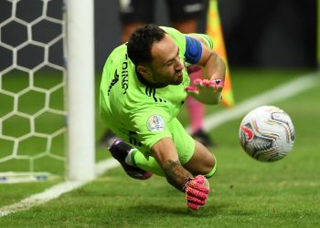David Ospina supera a Valderrama y por fin, vence en los penales