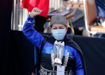 Elisa Loncón, una académica mapuche, preside proceso constituyente en Chile