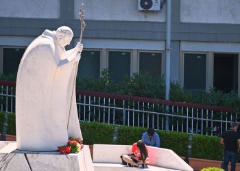 El Papa está ‘en buen estado’ tras operación del colon y permanecerá internado 7 días