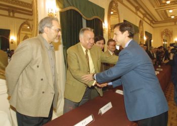 Informe con espejo roto