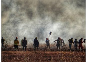 KPN SAFETY SOLUTIONS INTERNATIONAL RECORRE DIFERENTES CIUDADES DE BOLIVIA FORTALECIENDO CAPACIDADES DE BOMBEROS FORESTALES EN USO DE REFUGIOS IGNÍFUGOS, EQUIPOS DE ESCAPE DE PROTECCIÓN RESPIRATORIA Y USO DE HERRAMIENTAS FORESTALES