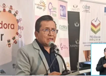 Defensor destaca participación histórica del 53% de mujeres en la Asamblea