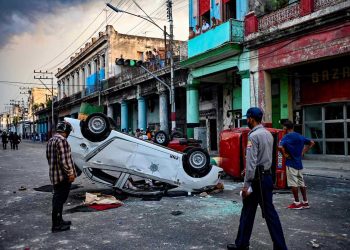 El gobierno cubano enfrenta protestas de descontento popular sin precedentes