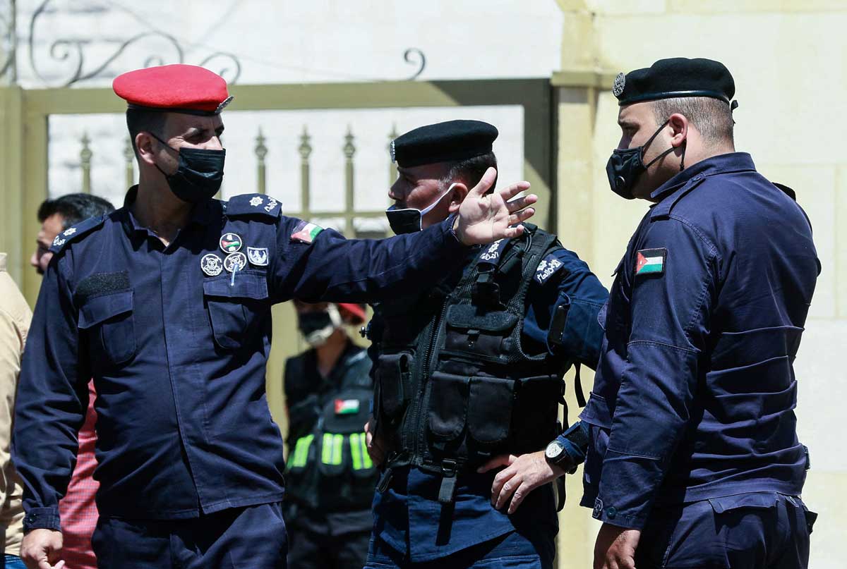 Condenan a dos antiguos cargos altos en Jordania a 15 años de cárcel por ‘sedición’