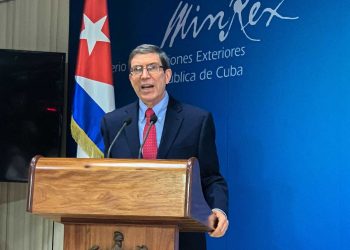 Cuba niega ‘estallido social’ en protestas que dejan un muerto y más de 100 detenidos